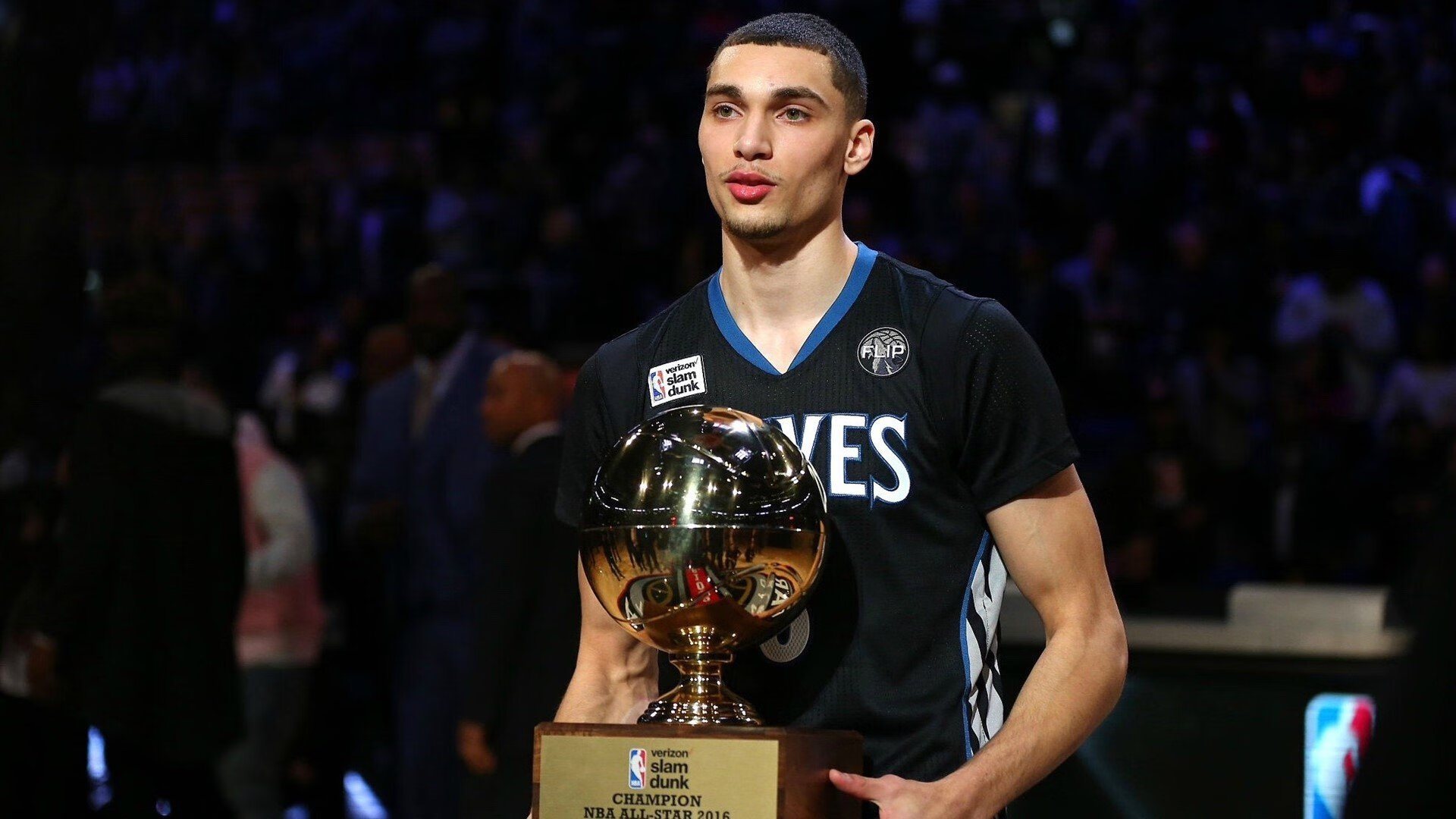 开云体育在线登入-冠军球员赛后感言展现谦逊风度与团队精神，球赛获得冠军的说说